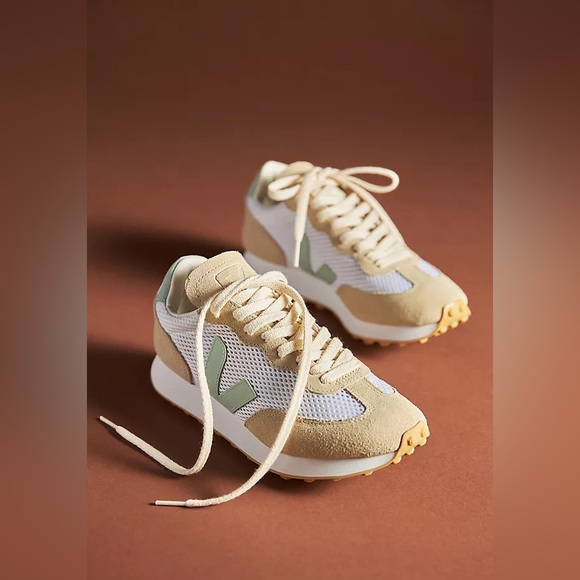 Veja Shoes - Veja Rio Branco Light Aircell trainers in the Lunar Matcha colorway size US 6